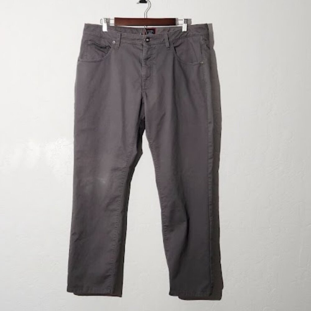 UNTUCKit Men's Chino Style Pants in size 36